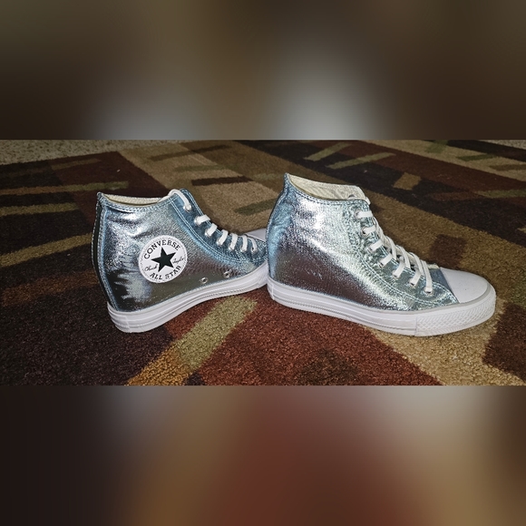 Shoes - Picture 2 of 11